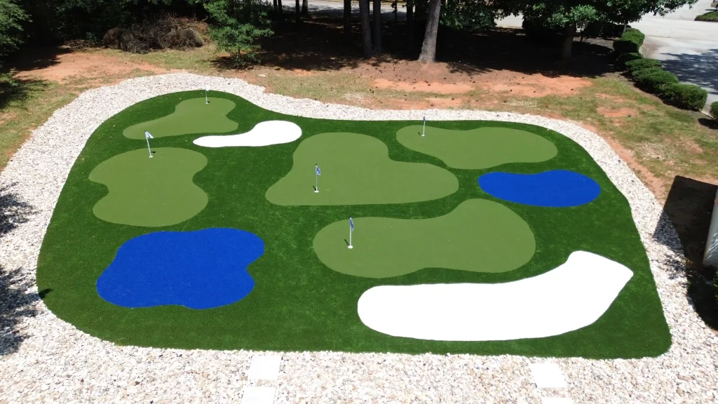 Golf green installed by SYNLawn