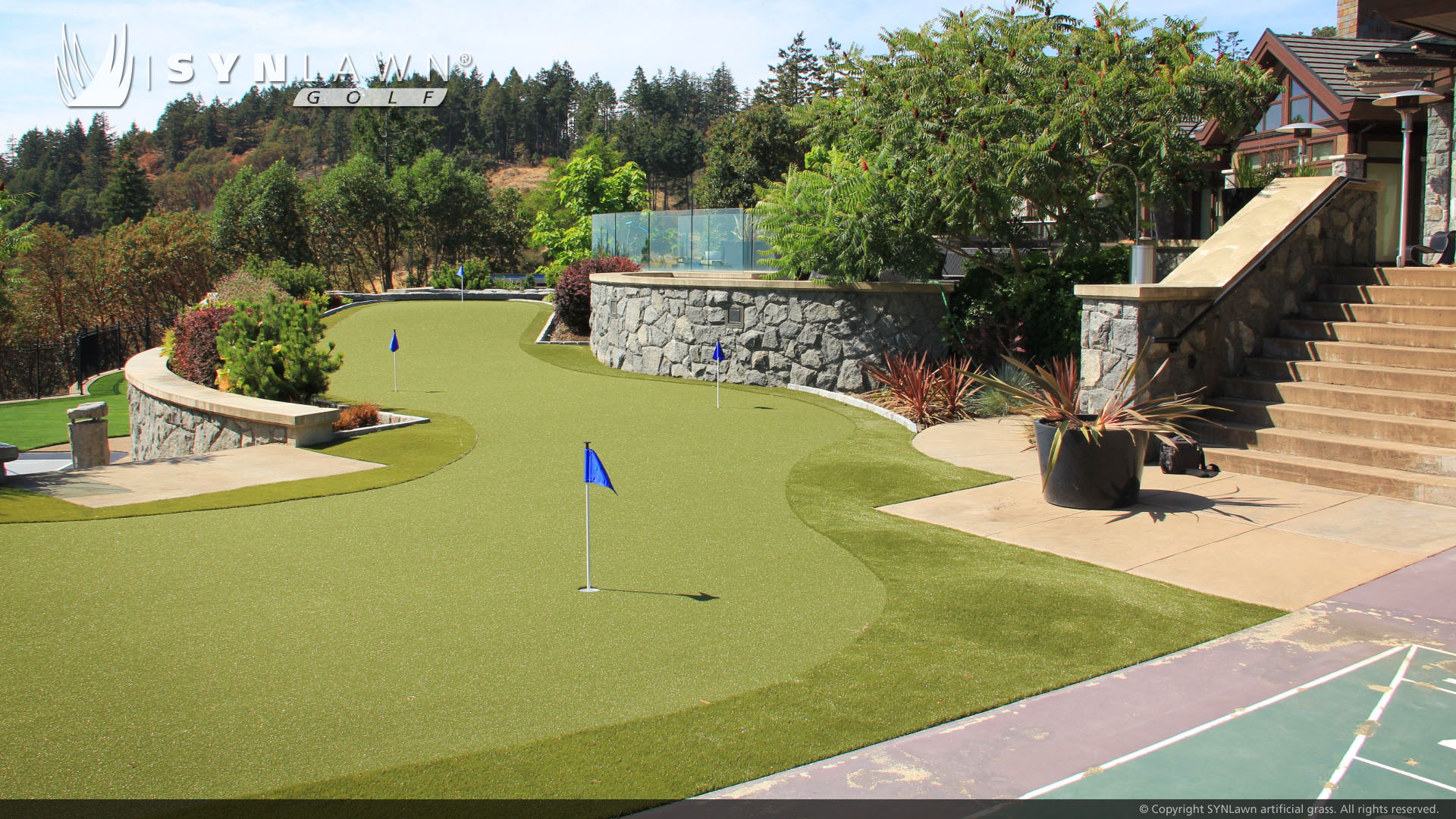 Backyard putting green in Atlanta, GA