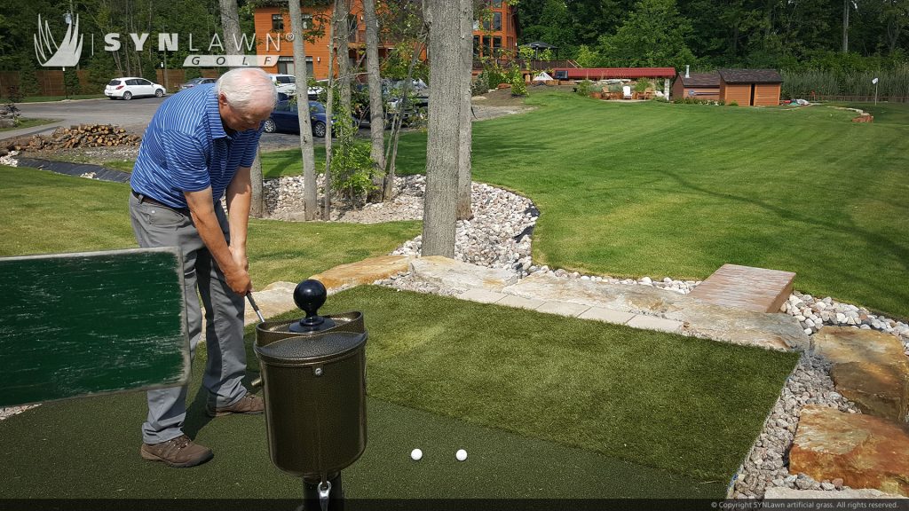 Golfer practicing on artificial grass from SYNLawn